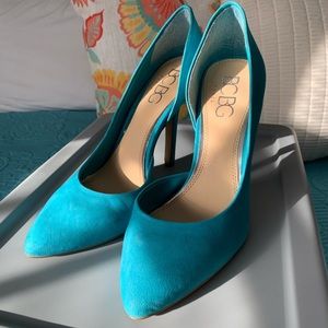BCBG Turquoise d’orsay pumps